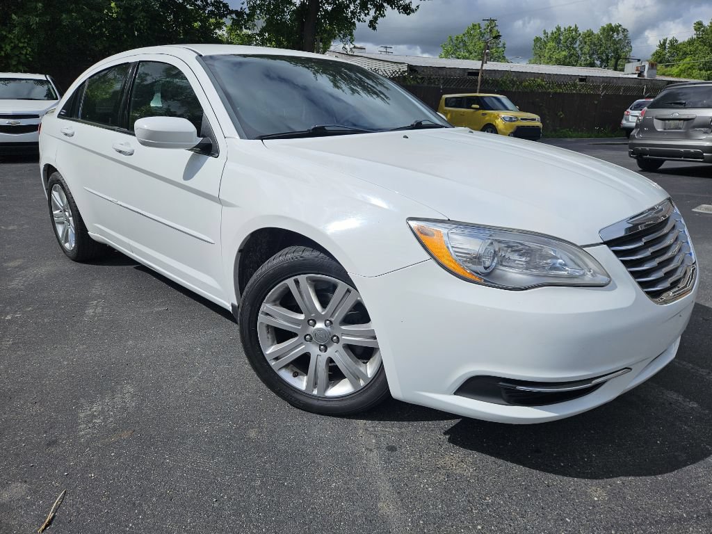 Used 2012 Chrysler 200 LX FWD image 3