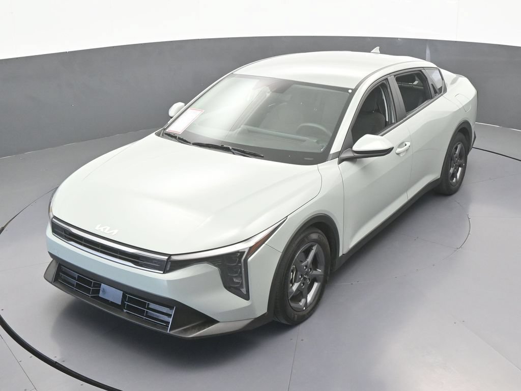 Used 2025 Kia K4 FWD image 43