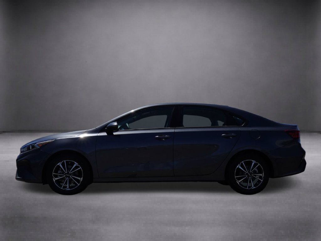 Used 2024 Kia Forte LXS w/ LXS Technology Package FWD image 8