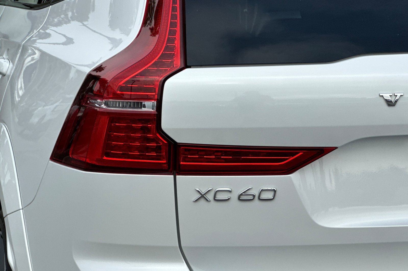Certified 2024 Volvo XC60 T8 Polestar AWD/4WD image 34