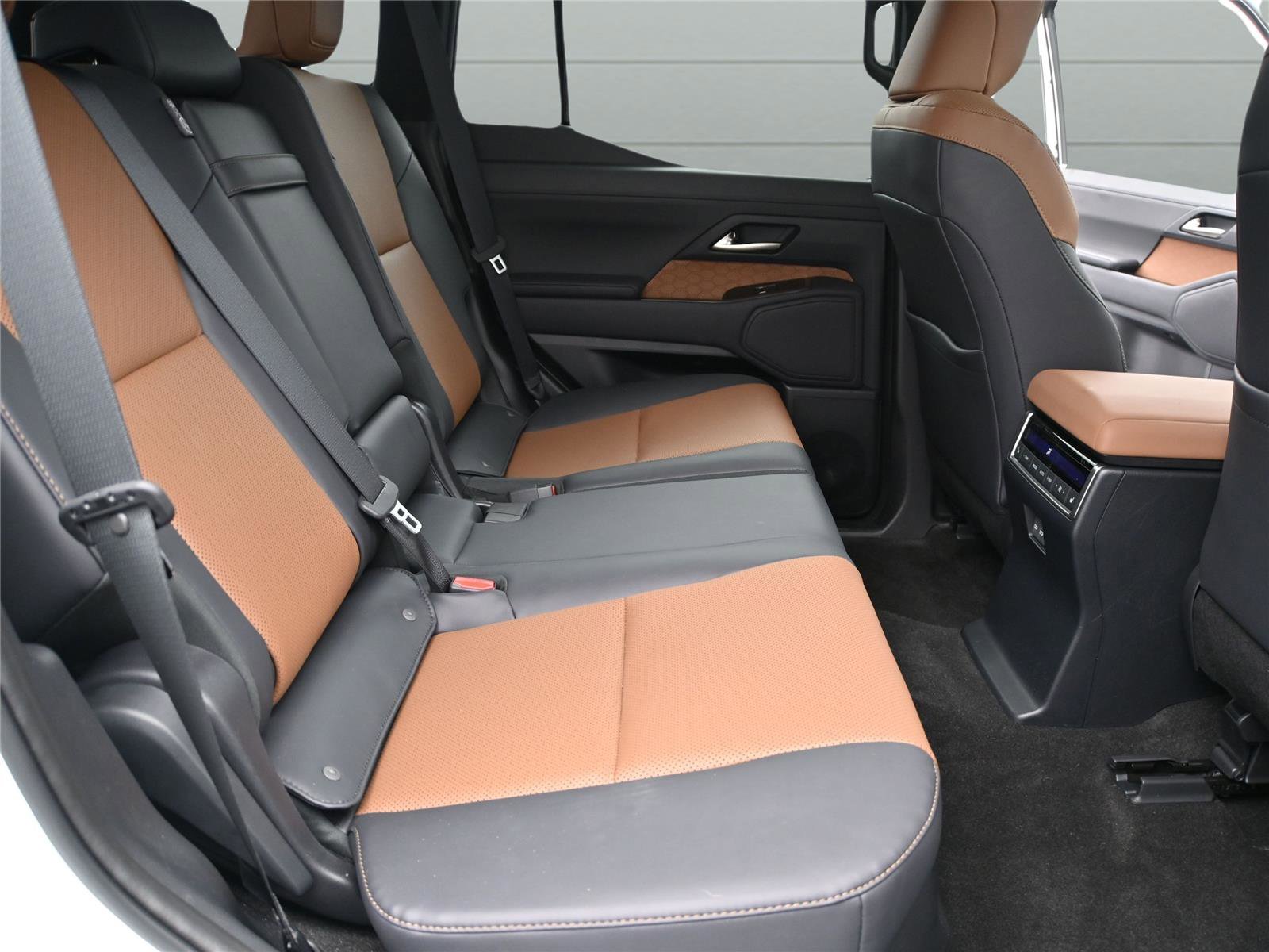 Used 2024 Lexus GX 550 image 18