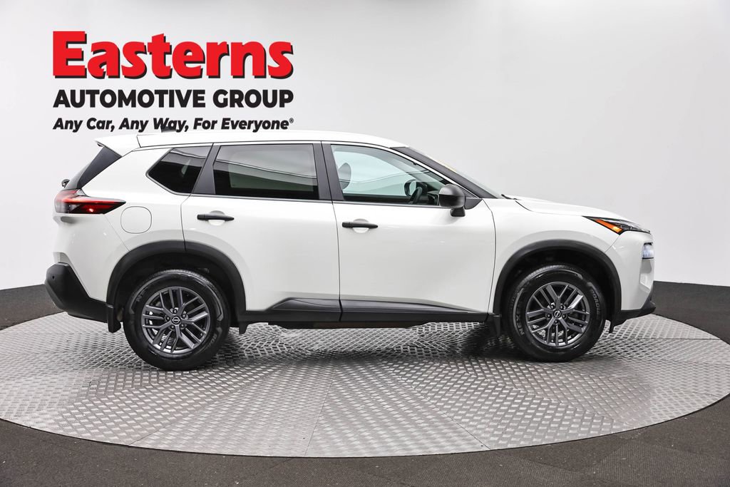 Used 2023 Nissan Rogue S AWD/4WD image 4