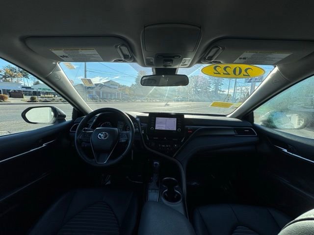 Used 2022 Toyota Camry SE image 13