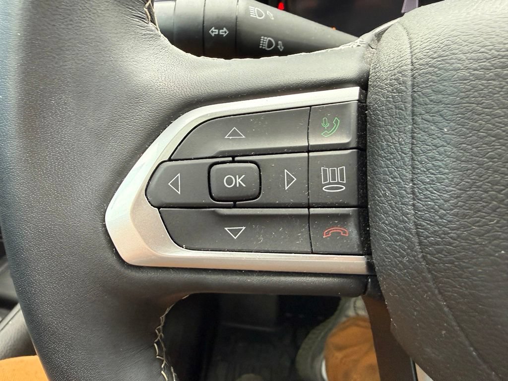 Used 2022 Jeep Compass High Altitude AWD/4WD image 45