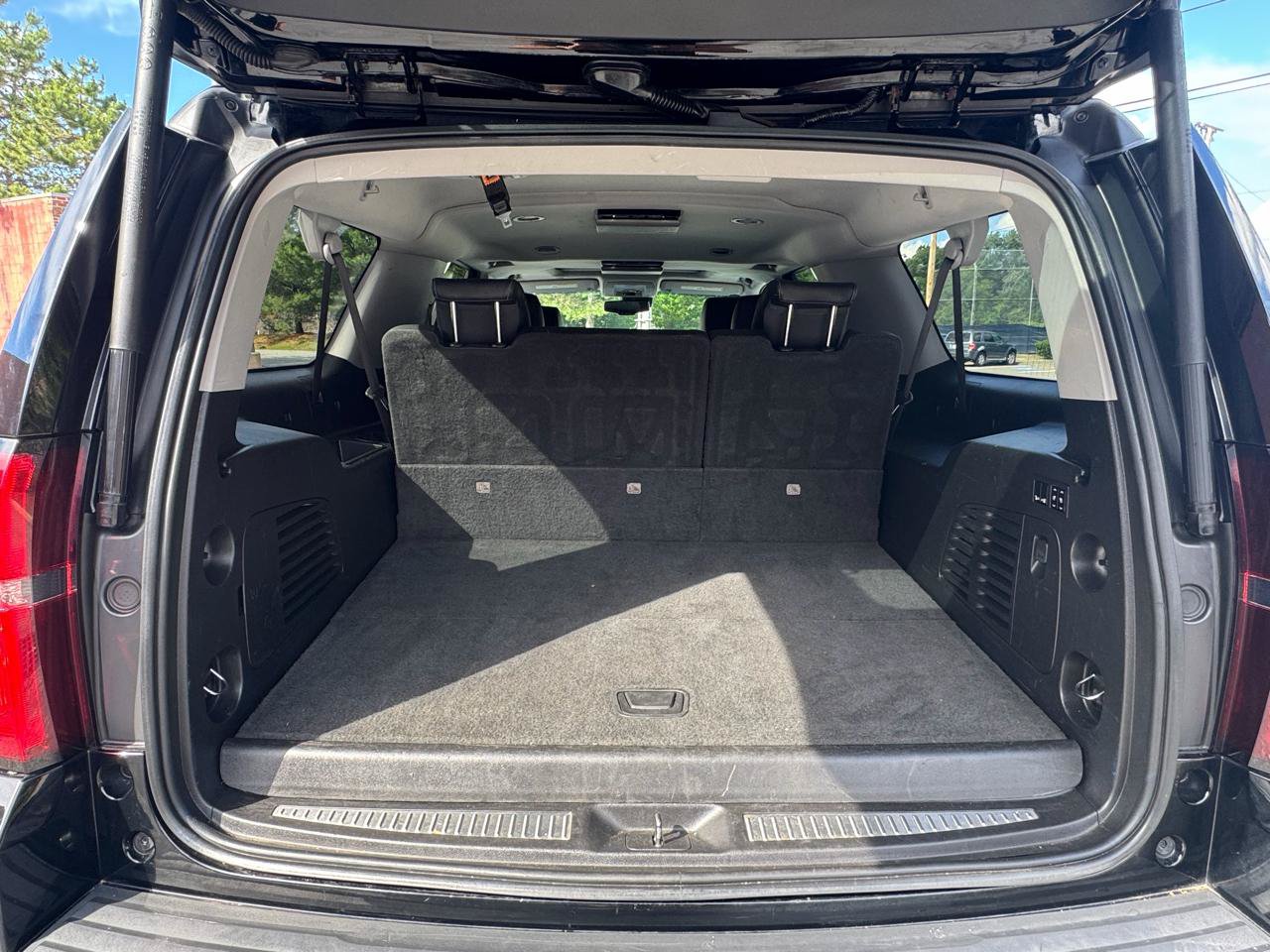 Used 2018 Chevrolet Suburban LT AWD/4WD image 12