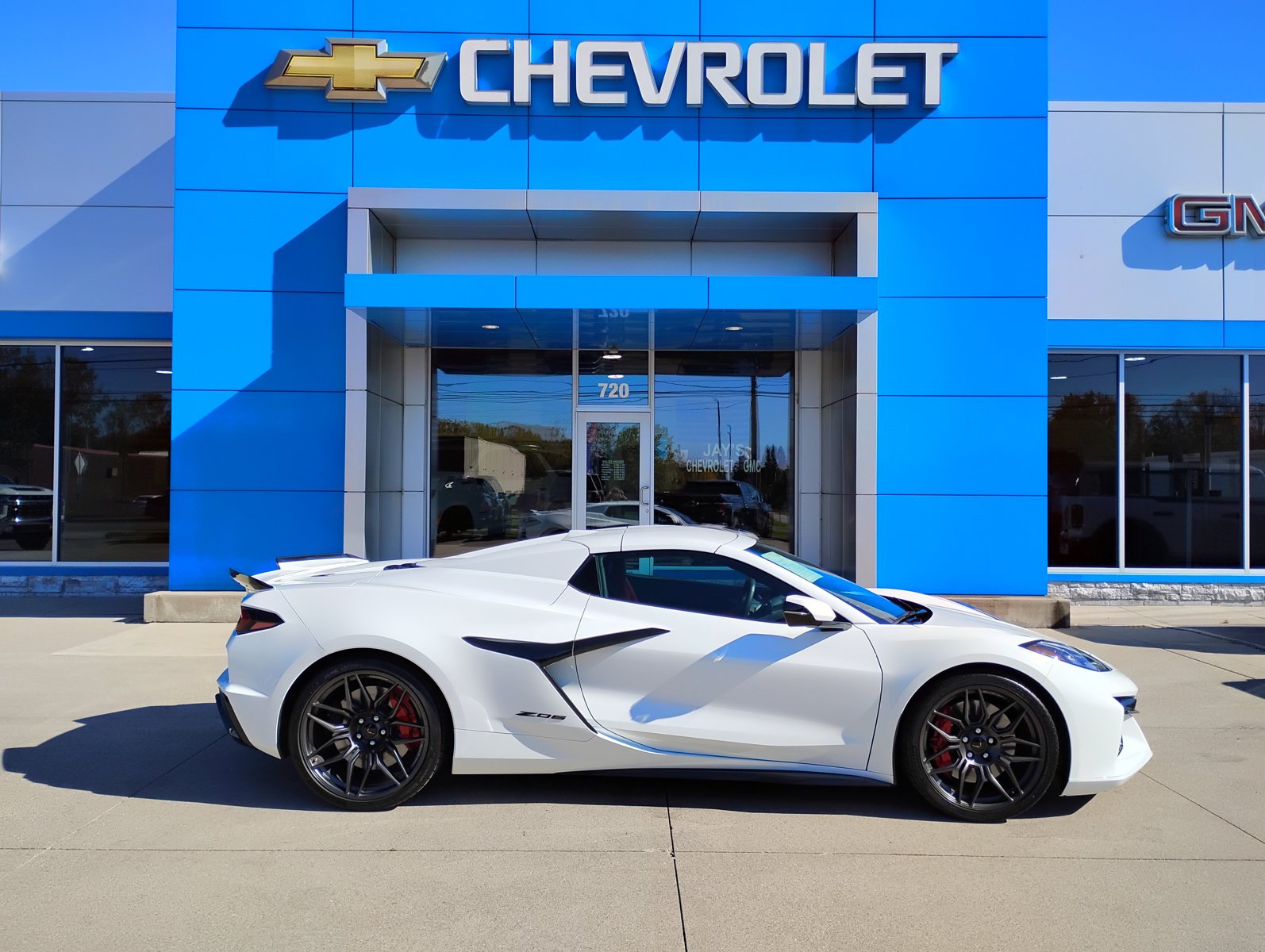 Used 2024 Chevrolet Corvette Z06 w/ Stealth Interior Trim Package RWD image 5