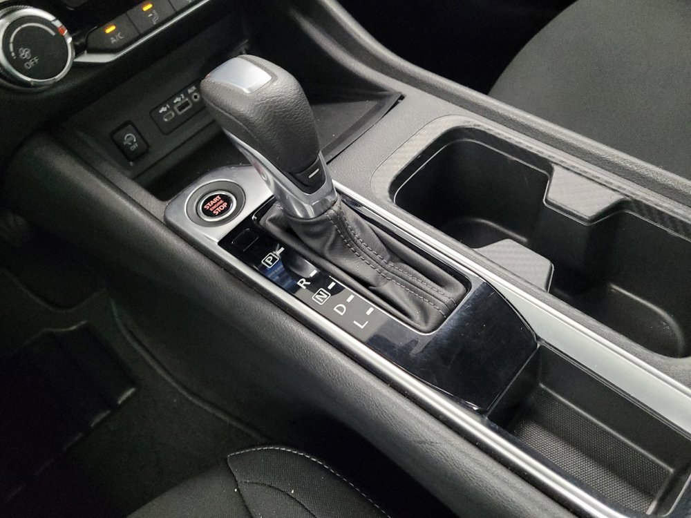 Used 2025 Nissan Sentra SV FWD image 26