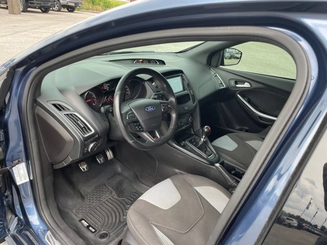 Used 2018 Ford Focus ST FWD image 22