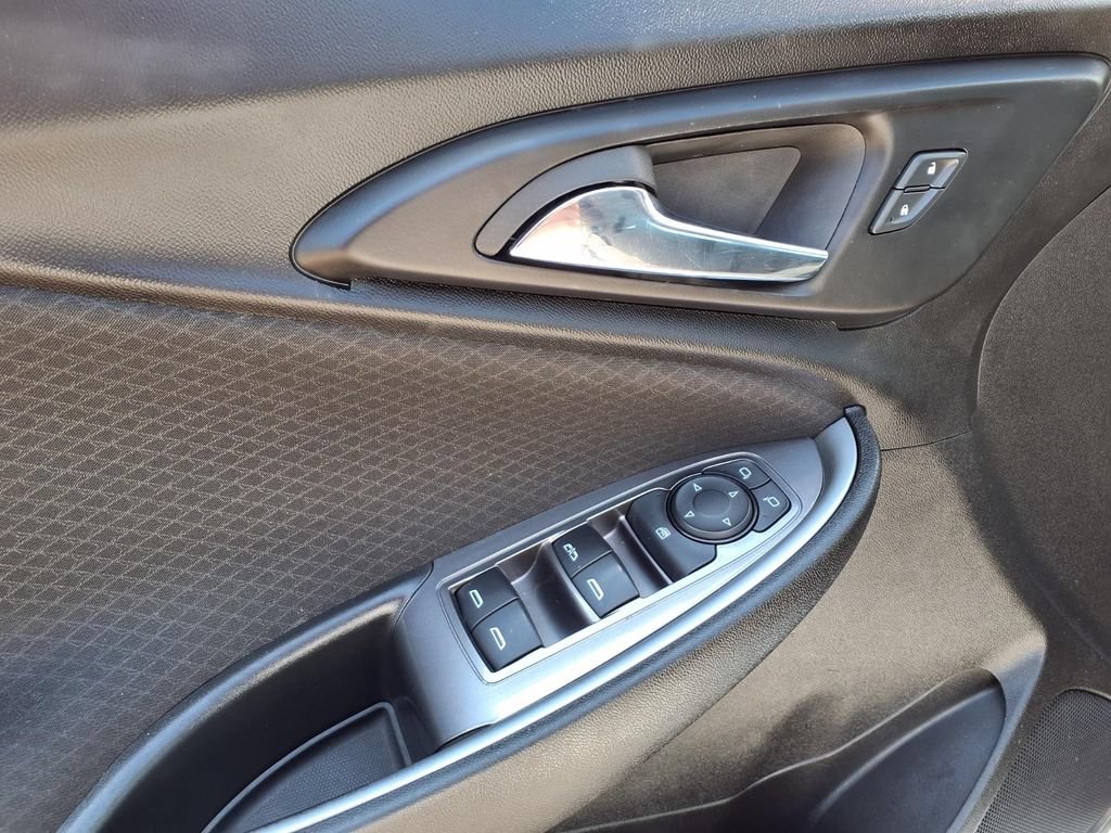 Used 2023 Chevrolet Malibu LT FWD image 12