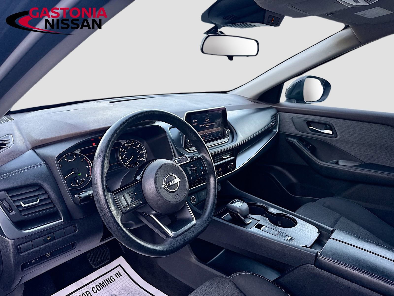 Used 2023 Nissan Rogue SV image 11