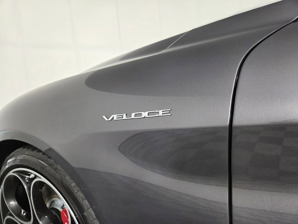 Used 2024 Alfa Romeo Giulia Veloce image 12