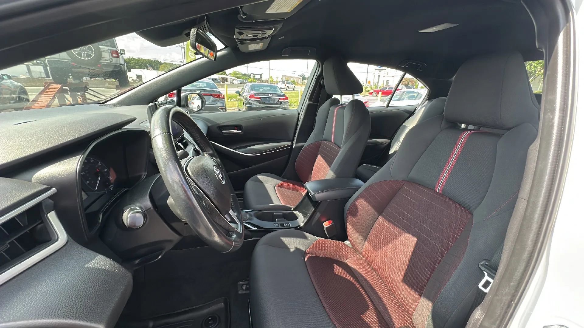 Used 2023 Toyota Corolla SE image 9