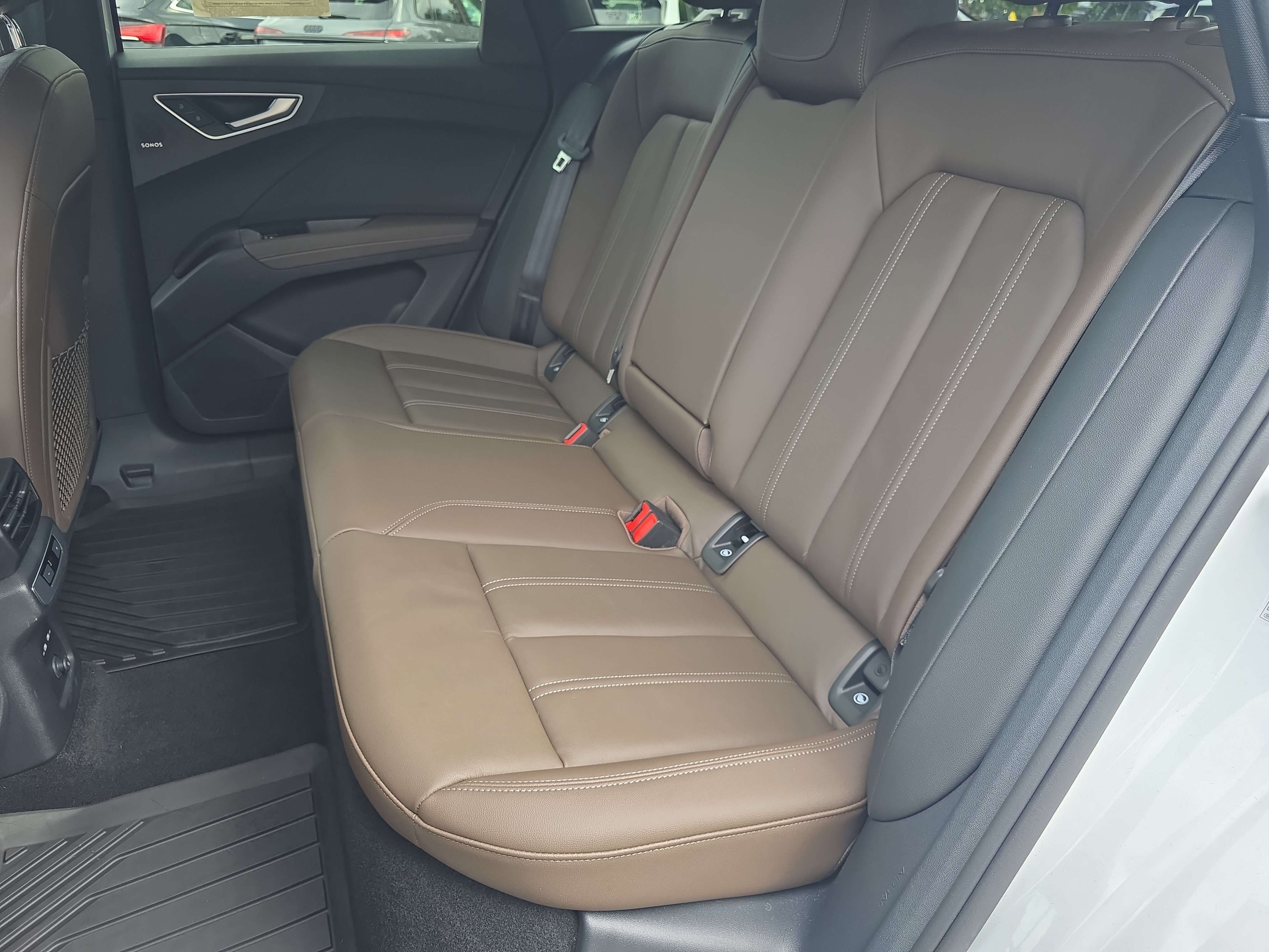 Used 2025 Audi Q4 e-tron Prestige AWD/4WD image 14