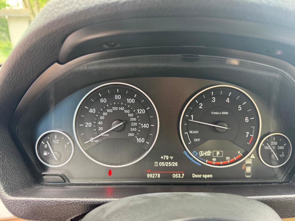 Used 2016 BMW 320i Sedan RWD image 13