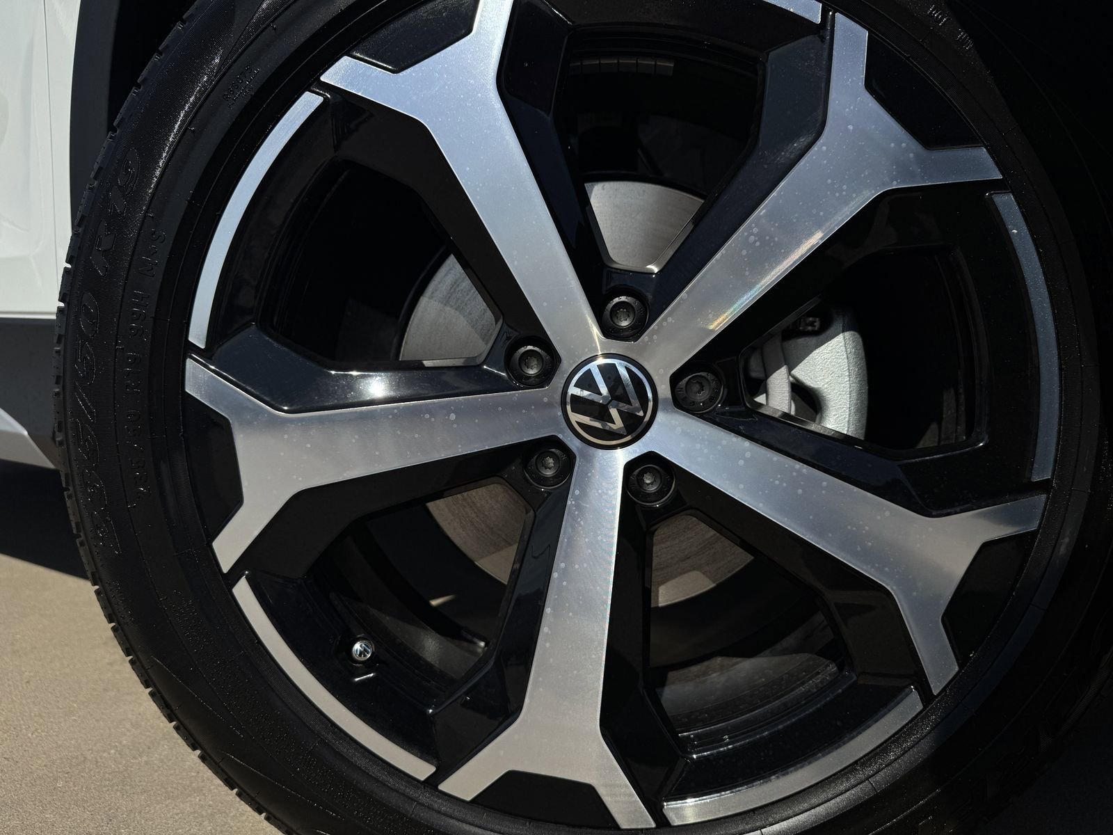 New 2026 Volkswagen Tiguan SE image 10