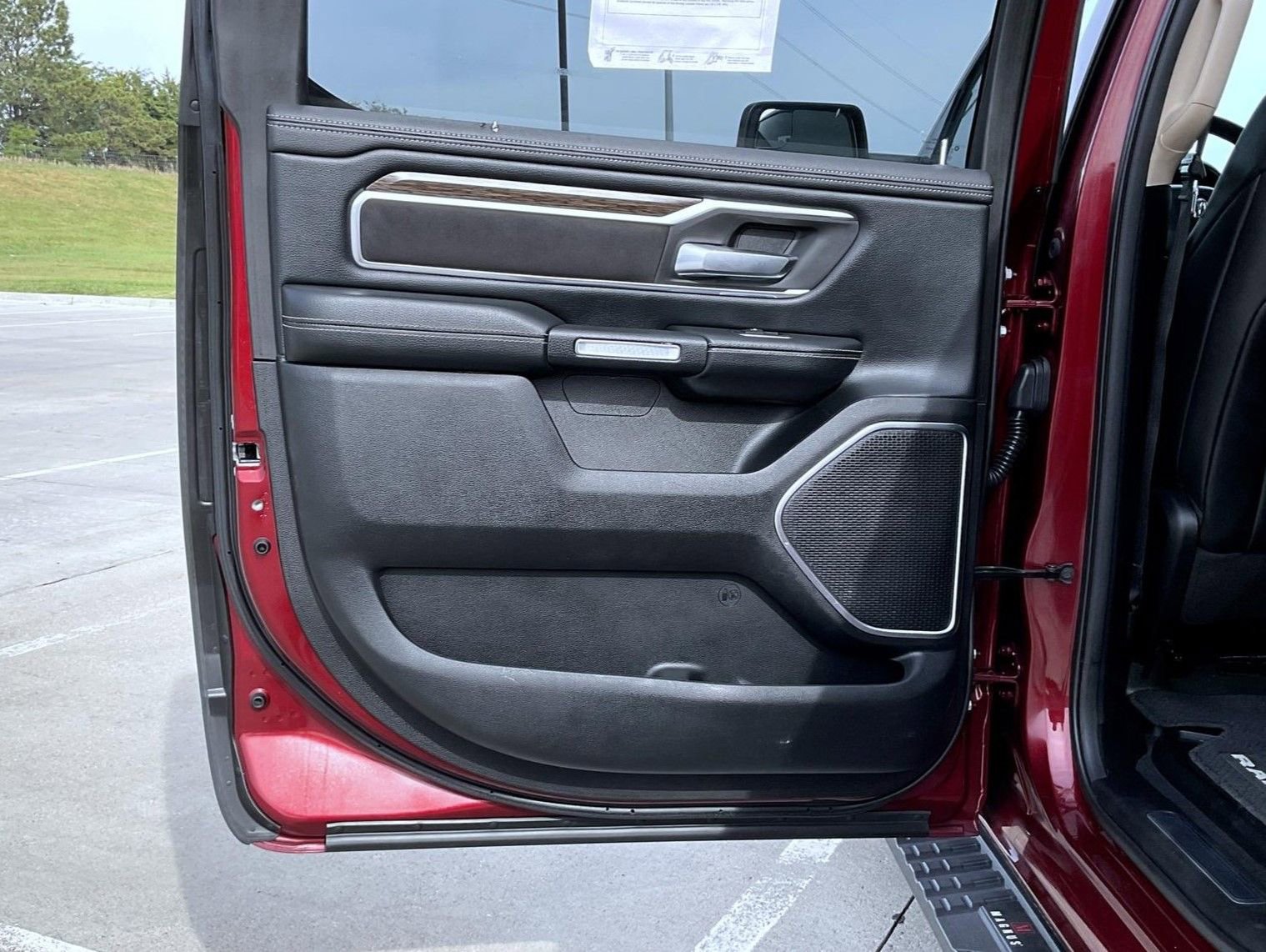 Used 2019 RAM 1500 Laramie AWD/4WD image 21