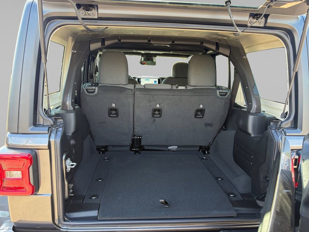 New 2026 Jeep Wrangler Unlimited Rubicon AWD/4WD image 15