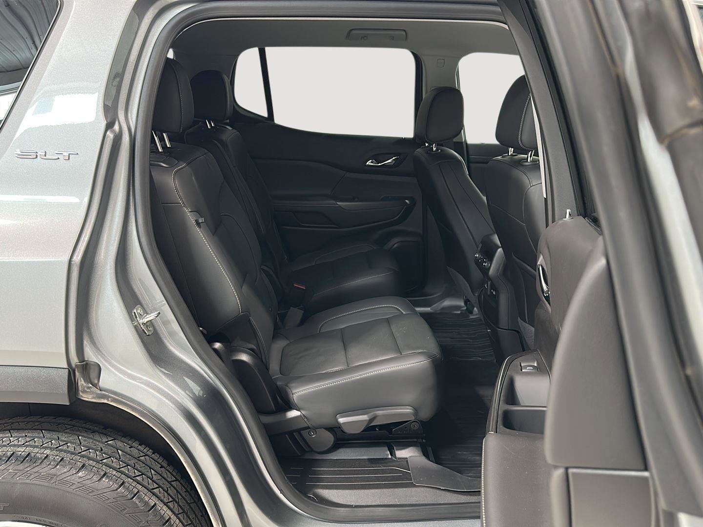 Used 2023 GMC Acadia SLT w/ Preferred Package image 25