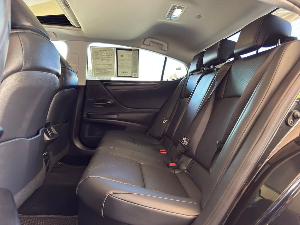 Certified 2021 Lexus ES 300h w/ Premium Package FWD image 19