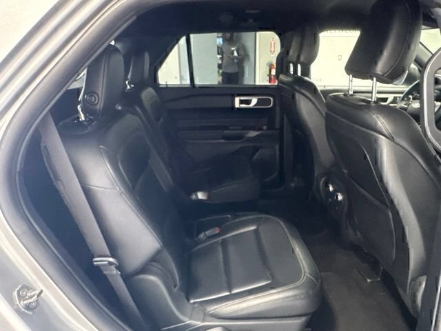 Used 2020 Ford Explorer XLT w/ Equipment Group 202A RWD image 20