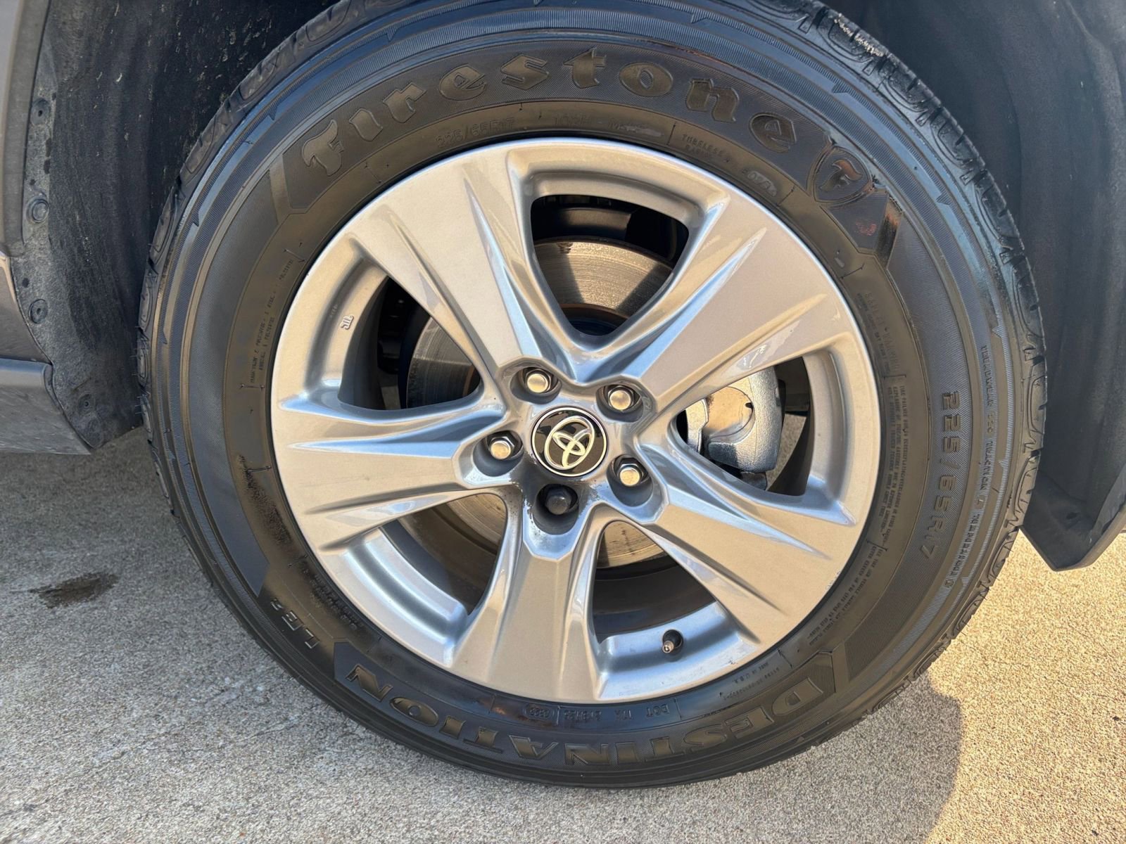 Used 2025 Toyota RAV4 LE image 29