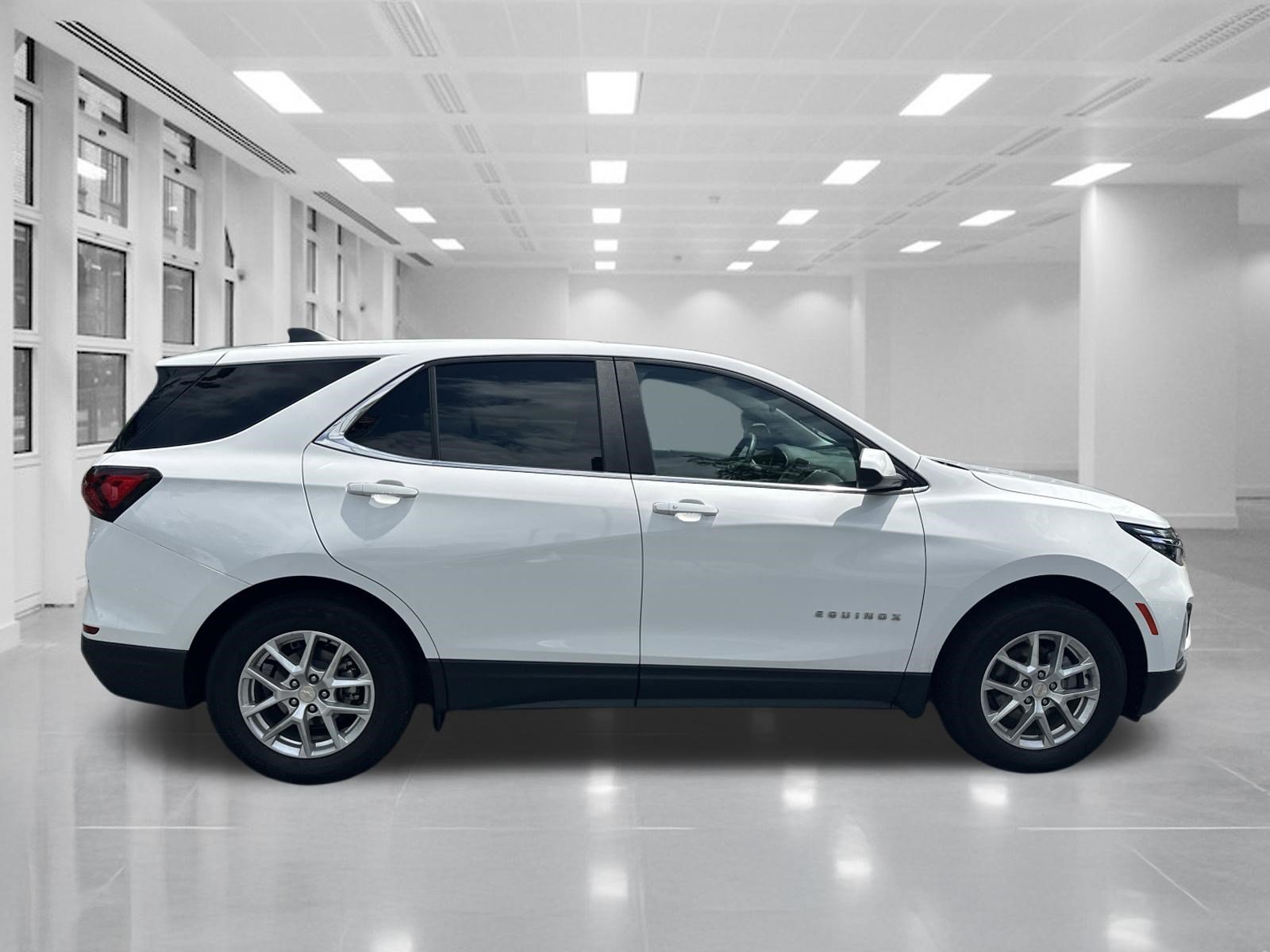 Used 2023 Chevrolet Equinox LT FWD image 4
