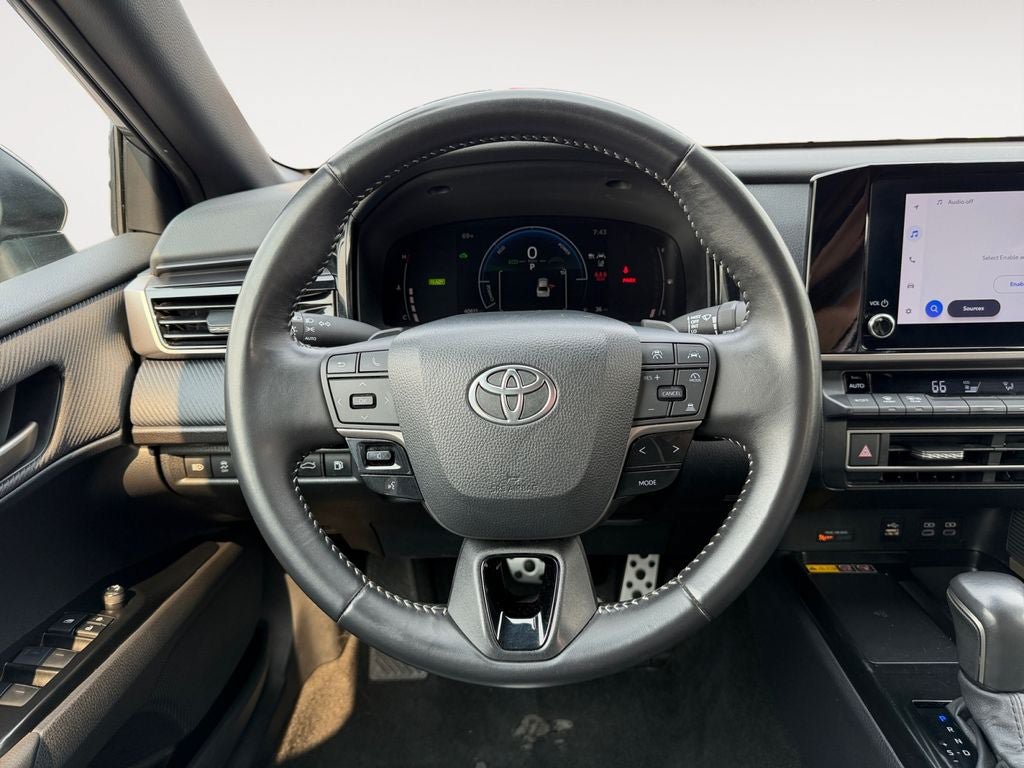 Used 2025 Toyota Camry SE FWD image 13