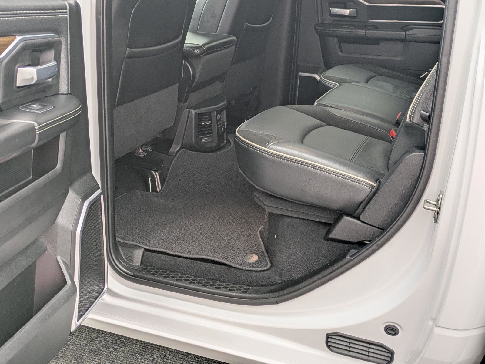 Used 2024 RAM 2500 Laramie image 28