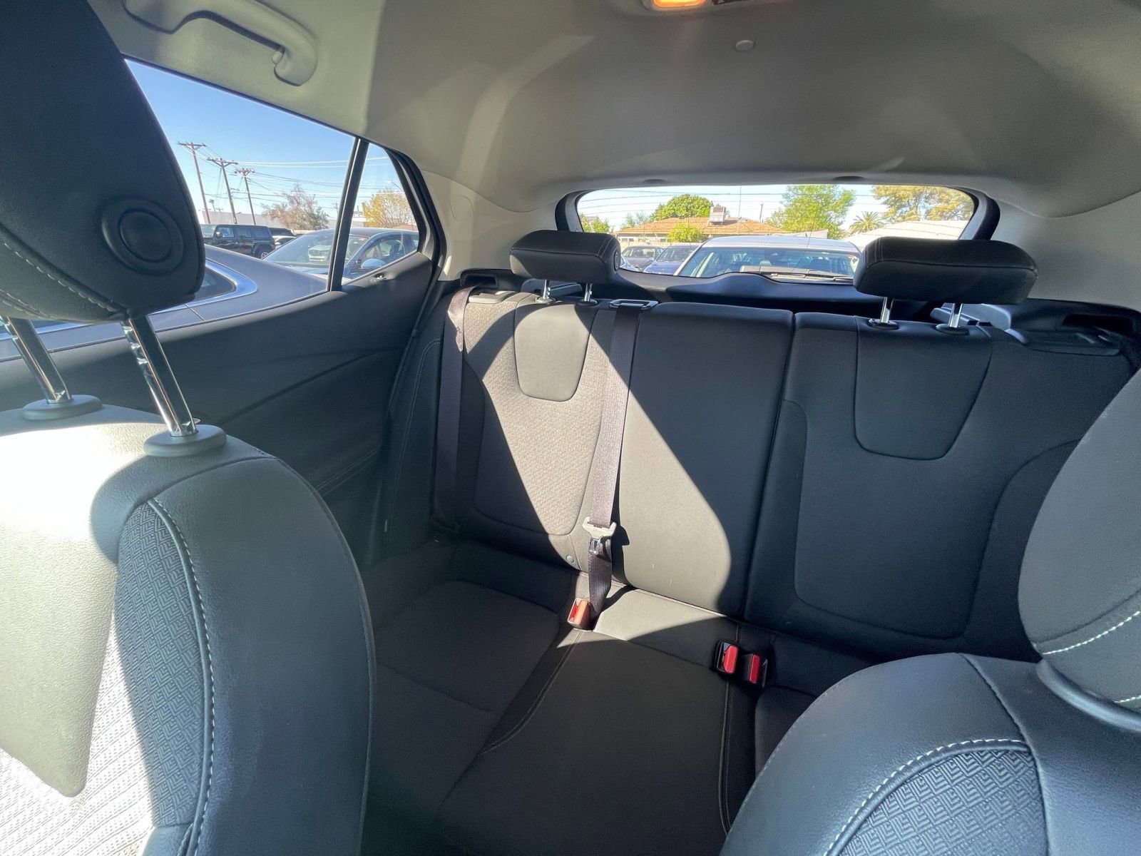 Used 2025 Buick Encore GX Preferred image 38