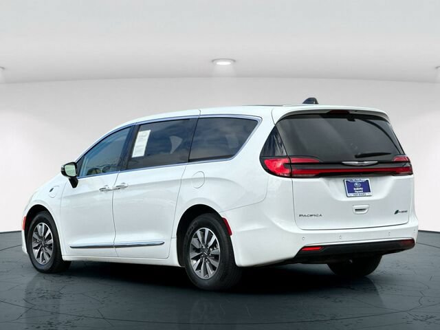 Used 2023 Chrysler Pacifica Limited FWD image 4