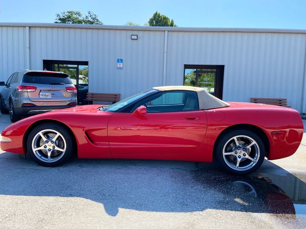 Used 2003 Chevrolet Corvette Convertible w/ Preferred Equipment Group1 RWD image 2