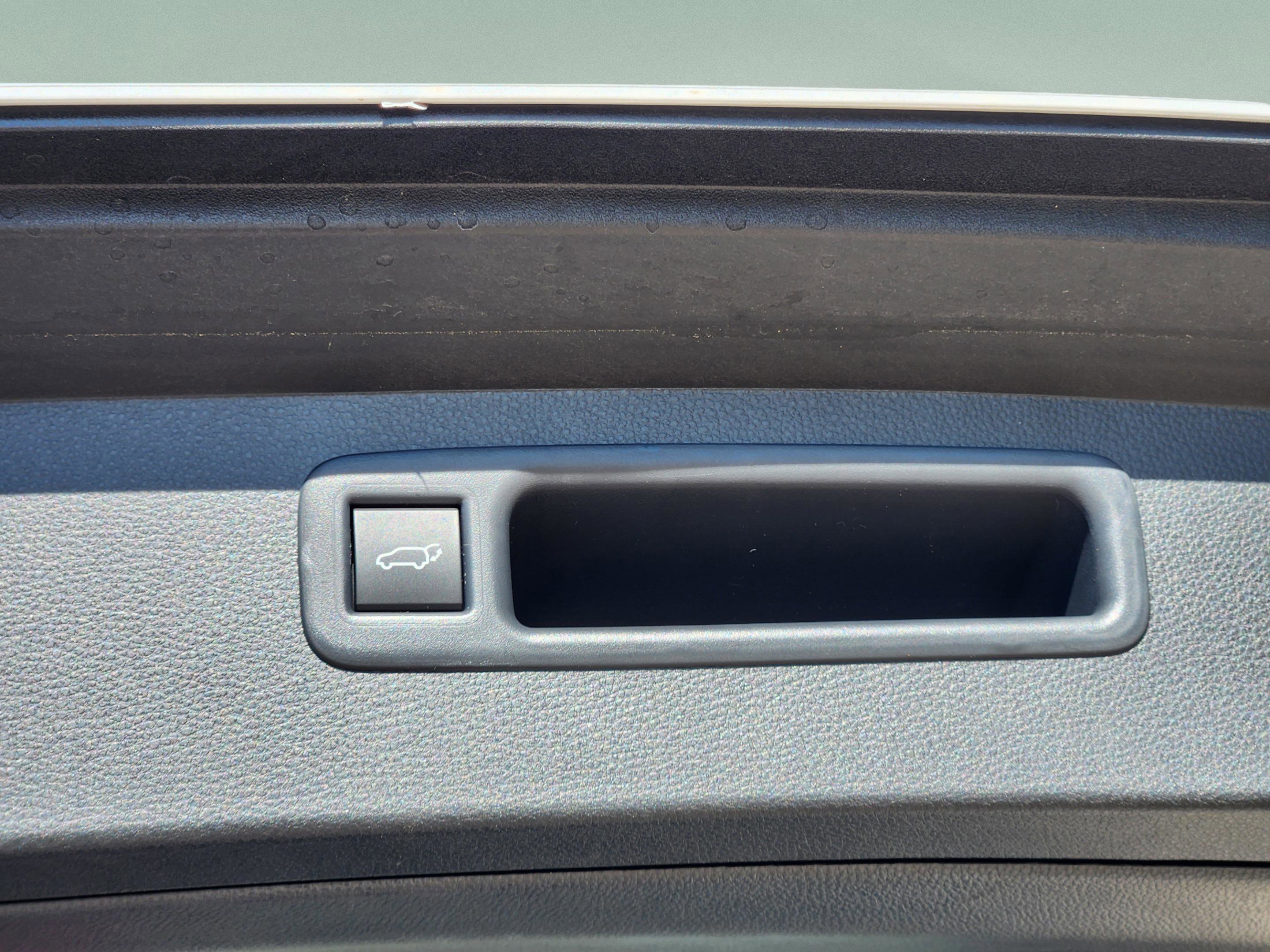 Used 2025 Toyota Highlander Platinum image 34