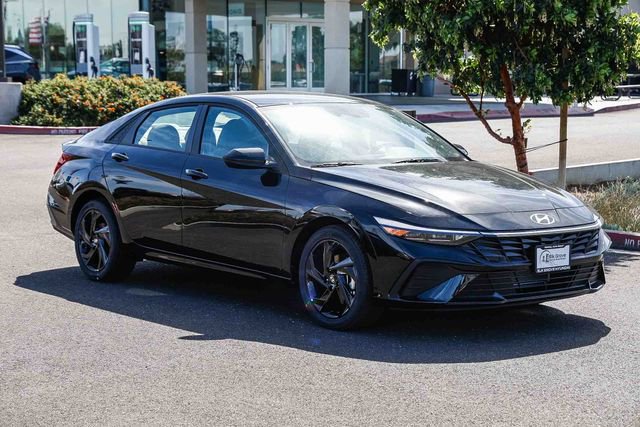 New 2026 Hyundai Elantra Sport FWD image 6