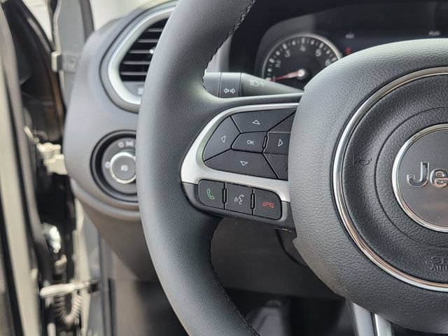 Used 2021 Jeep Renegade Latitude FWD image 24
