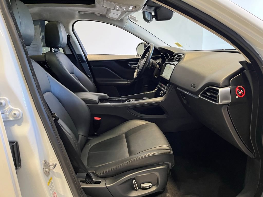 Used 2019 Jaguar F-PACE Premium AWD/4WD image 37