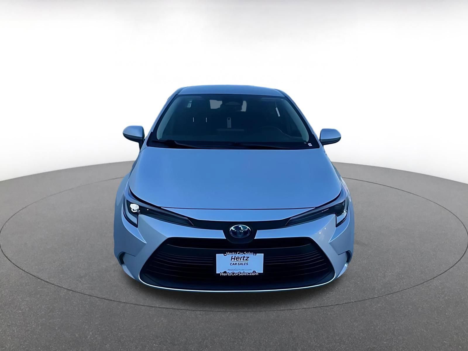 Used 2025 Toyota Corolla Hybrid Sedan image 4