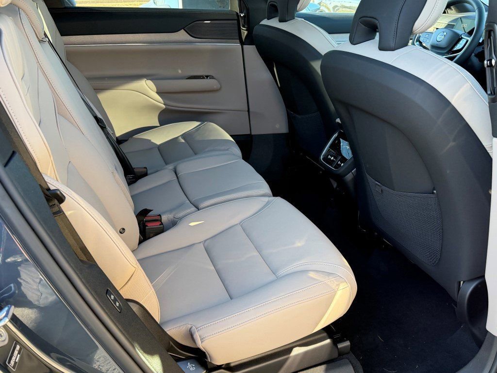 New 2025 Volvo EX90 Ultra w/ Protection Package Premier image 13
