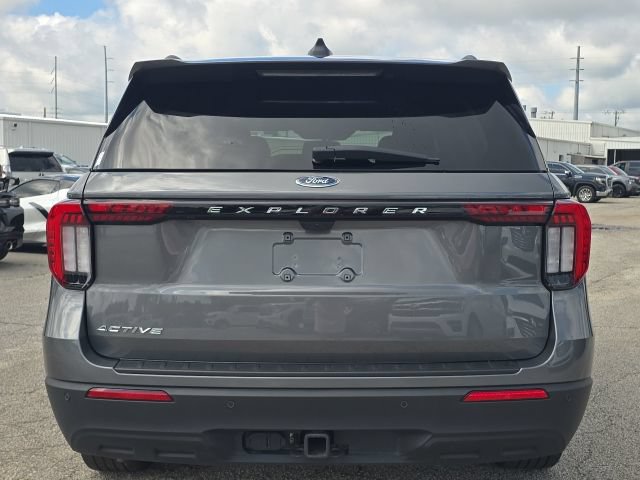 Used 2025 Ford Explorer Active RWD image 4