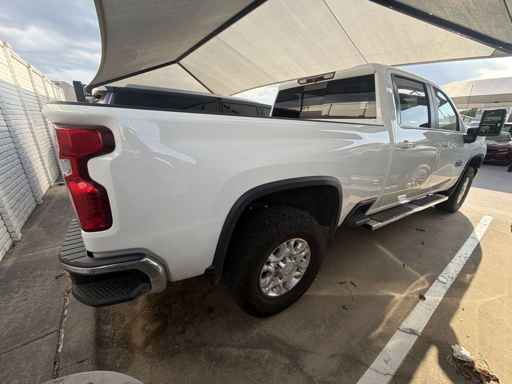 Used 2020 Chevrolet Silverado 2500 LT w/ Texas Edition AWD/4WD image 3