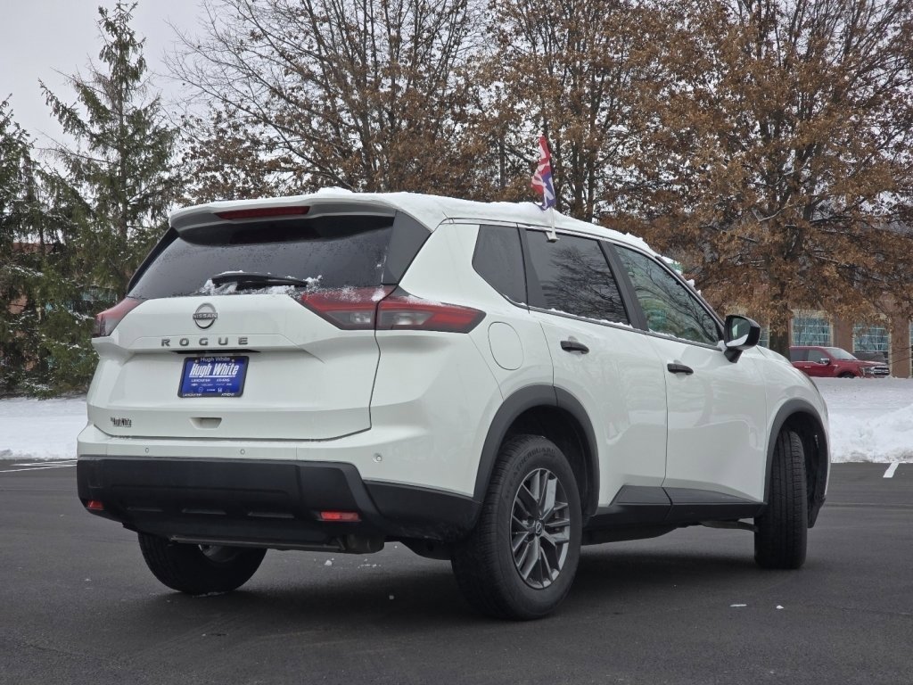 Used 2024 Nissan Rogue S image 13