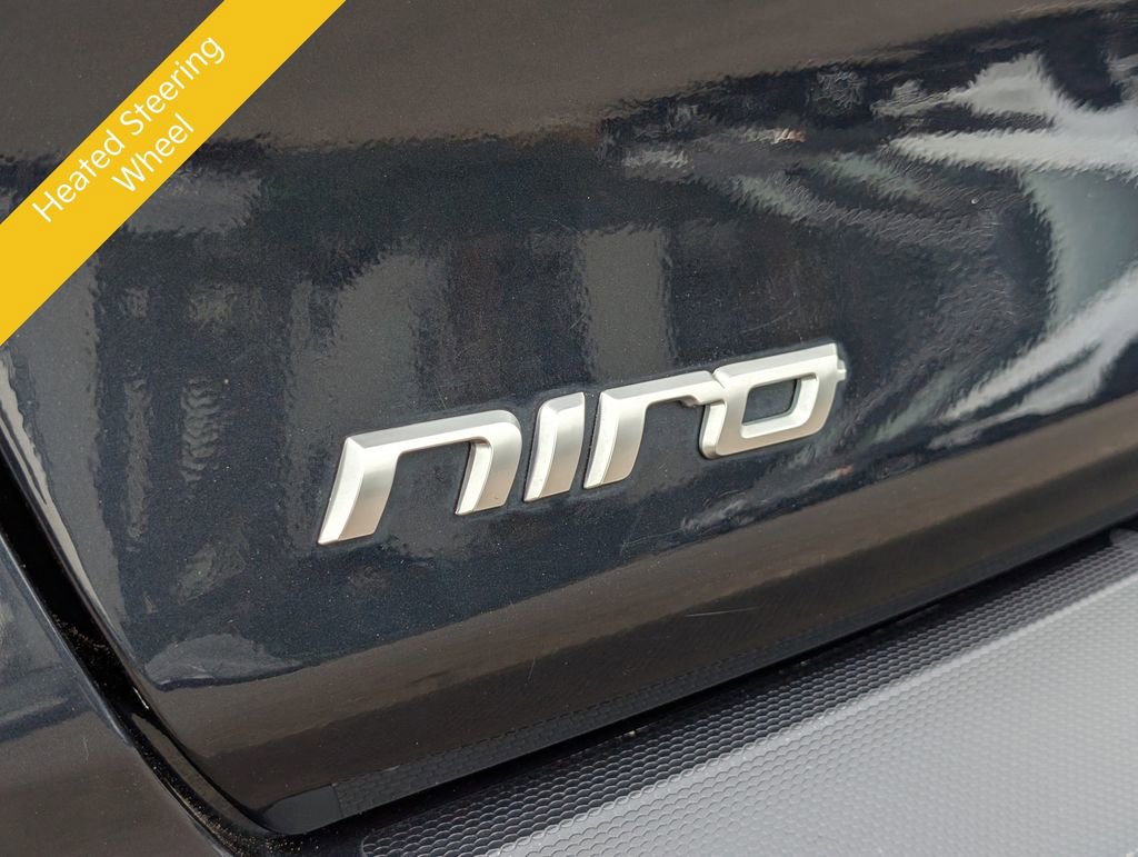 Used 2022 Kia Niro EX Premium w/ Cold Weather Package FWD image 14