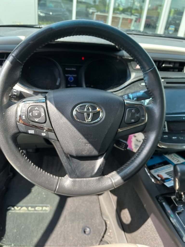 Used 2016 Toyota Avalon XLE Premium w/ Protection Package FWD image 3
