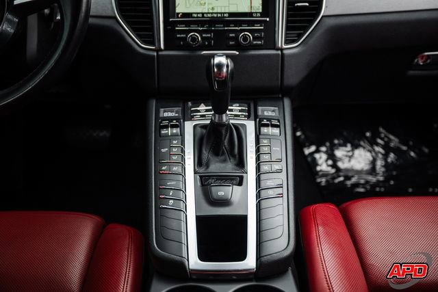 Used 2015 Porsche Macan Turbo image 19