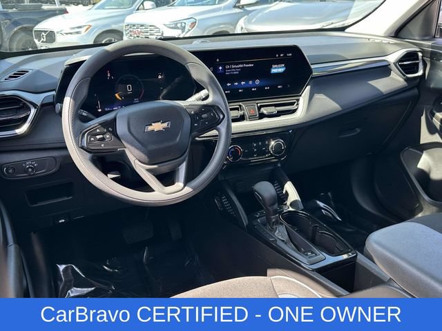 Used 2025 Chevrolet TrailBlazer LT AWD/4WD image 2