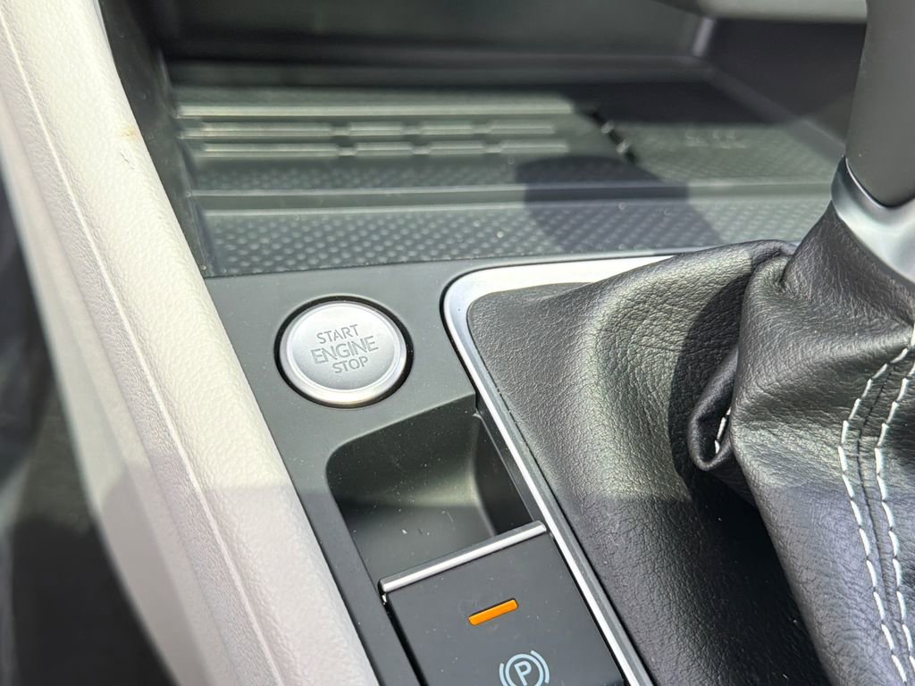 New 2026 Volkswagen Jetta SE FWD image 28