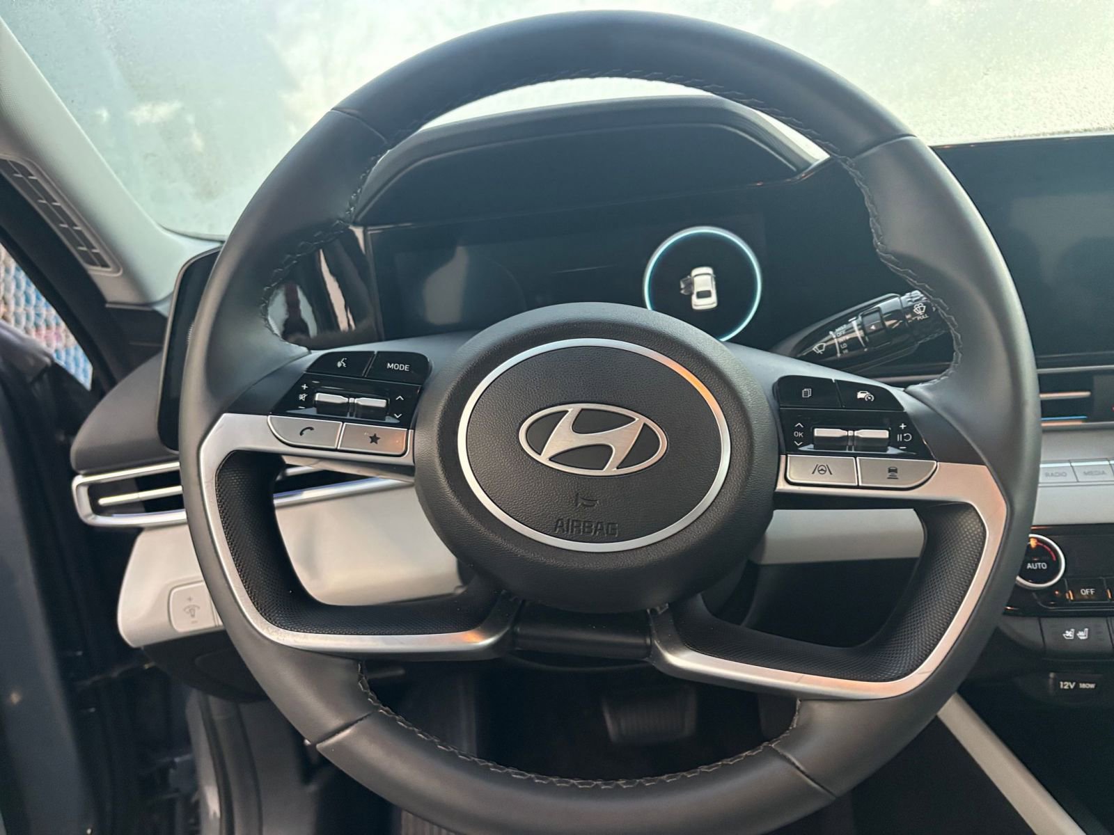 Used 2025 Hyundai Elantra Limited image 28