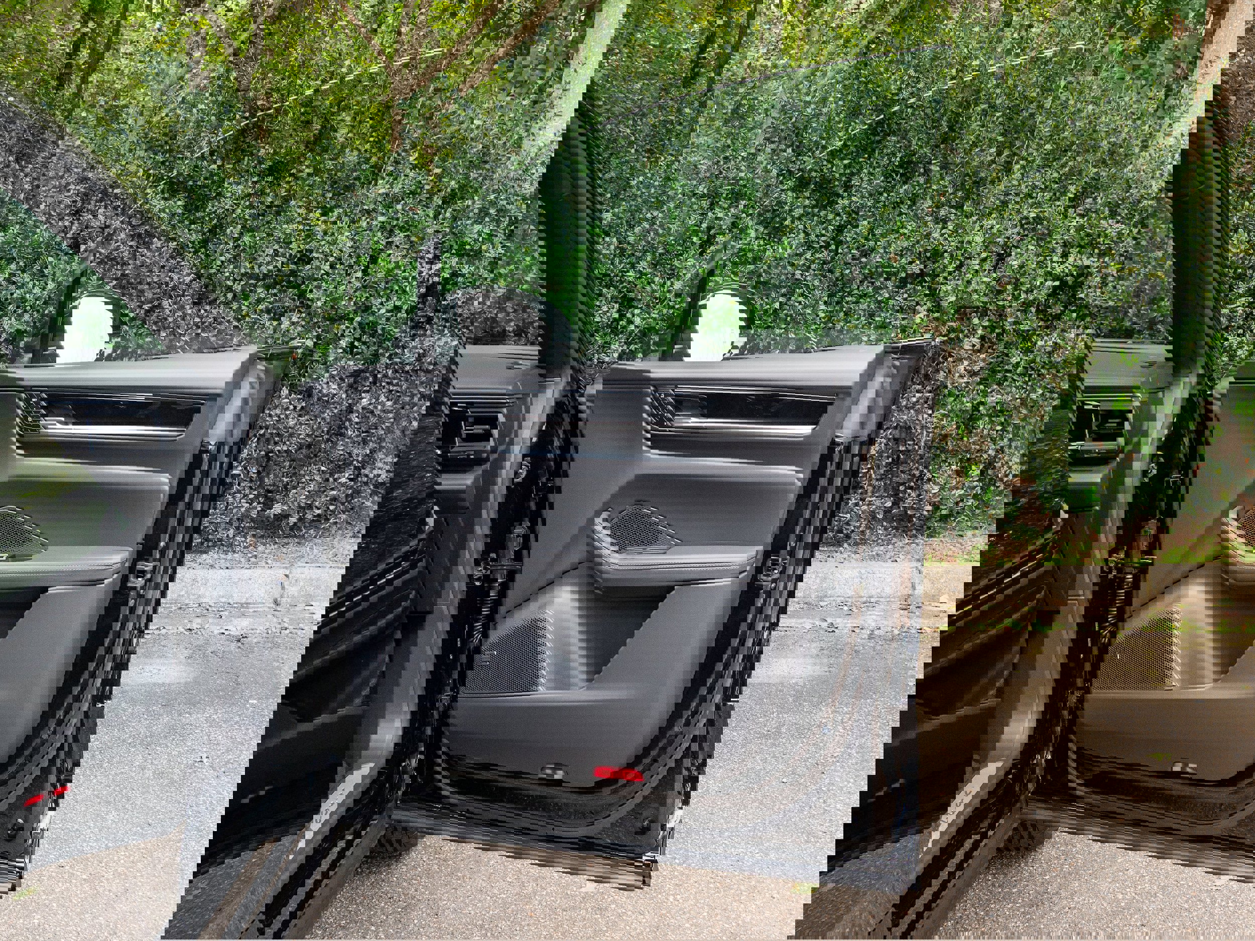 New 2025 Porsche Macan 4 Electric image 24