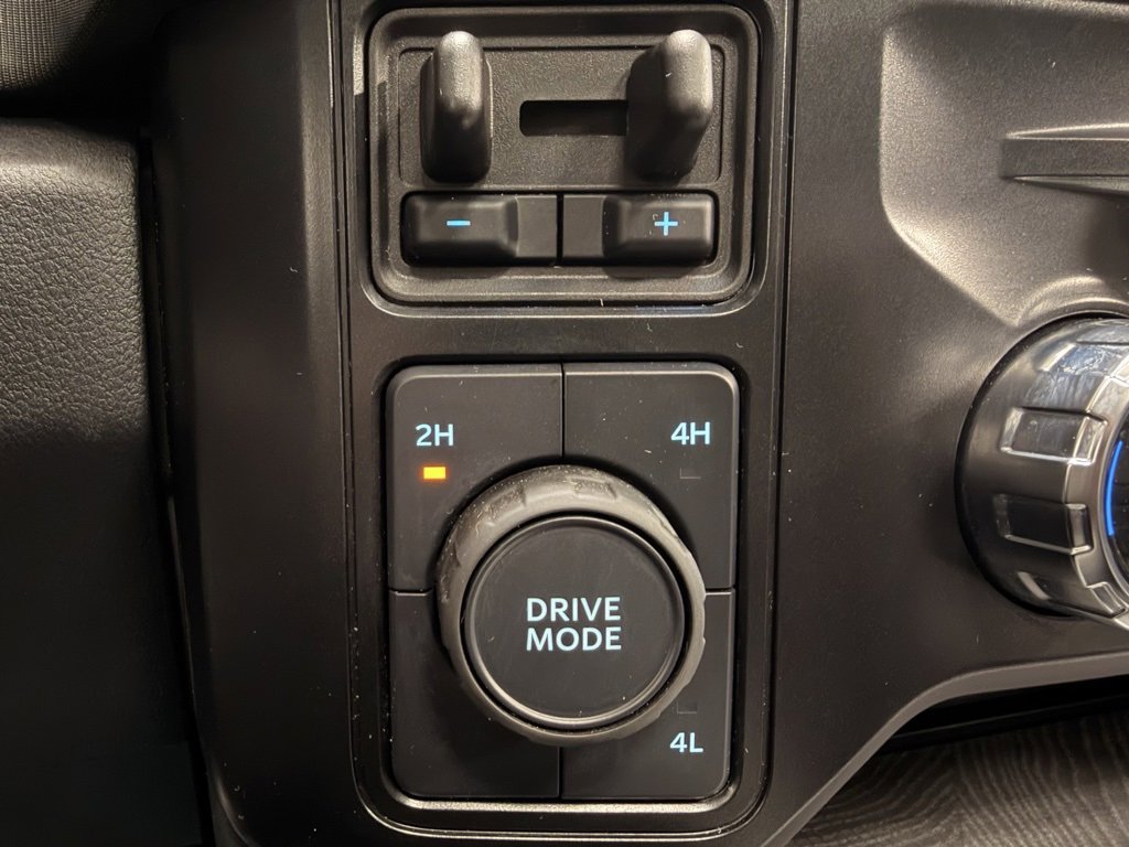 Used 2025 Ford F450 Platinum w/ FX4 Off-Road Package image 47