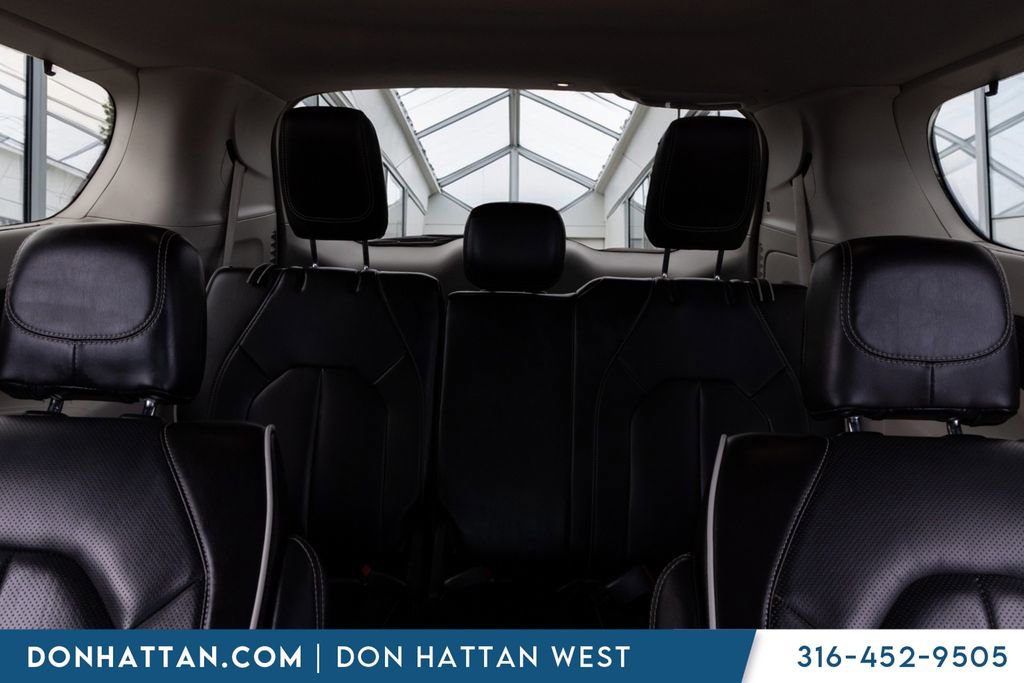 Used 2023 Chrysler Pacifica Limited FWD image 21