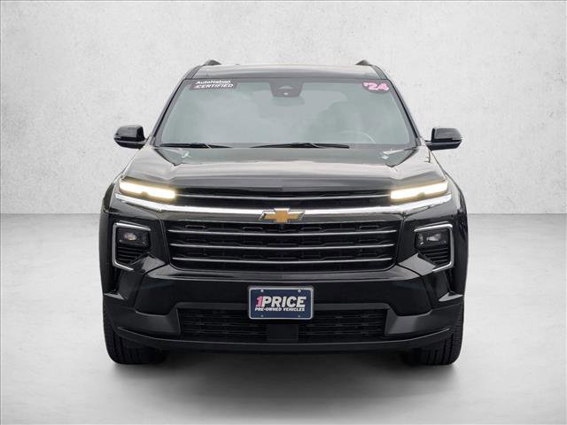 Used 2024 Chevrolet Traverse LT image 2